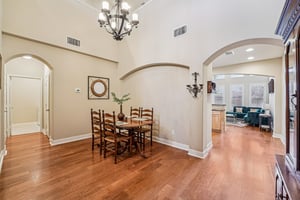 Onion Creek Pkwy 1104-S1802-007.jpg