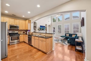 Onion Creek Pkwy 1104-S1802-011.jpg