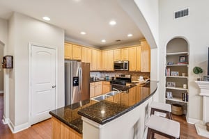 Onion Creek Pkwy 1104-S1802-013.jpg