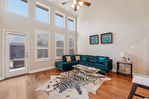 Onion Creek Pkwy 1104-S1802-015.jpg