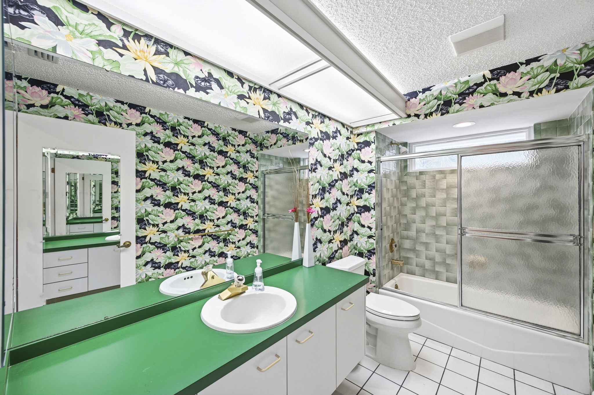 Interiors (46)