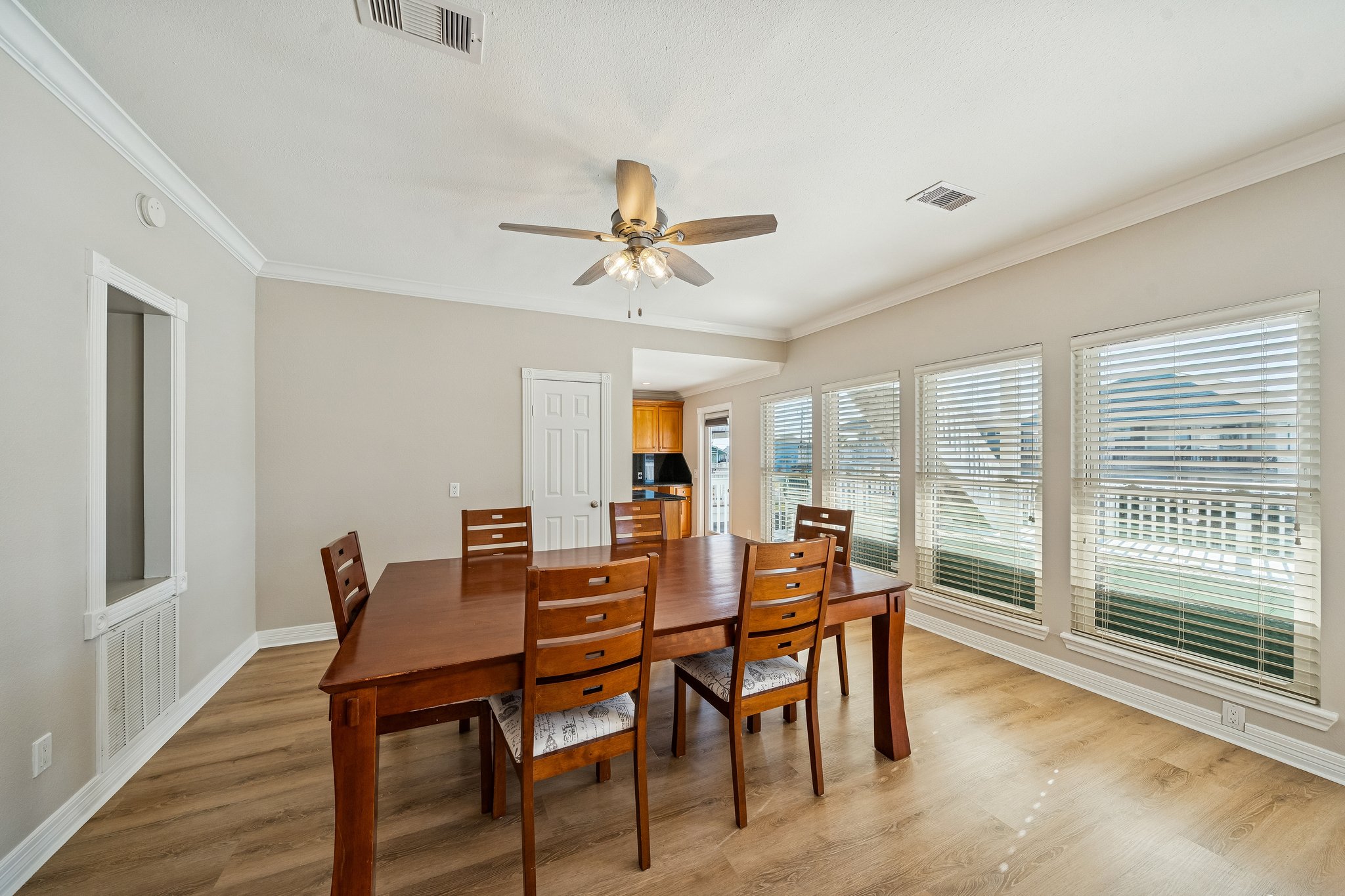 22105 Zapata Dr - 009.jpg