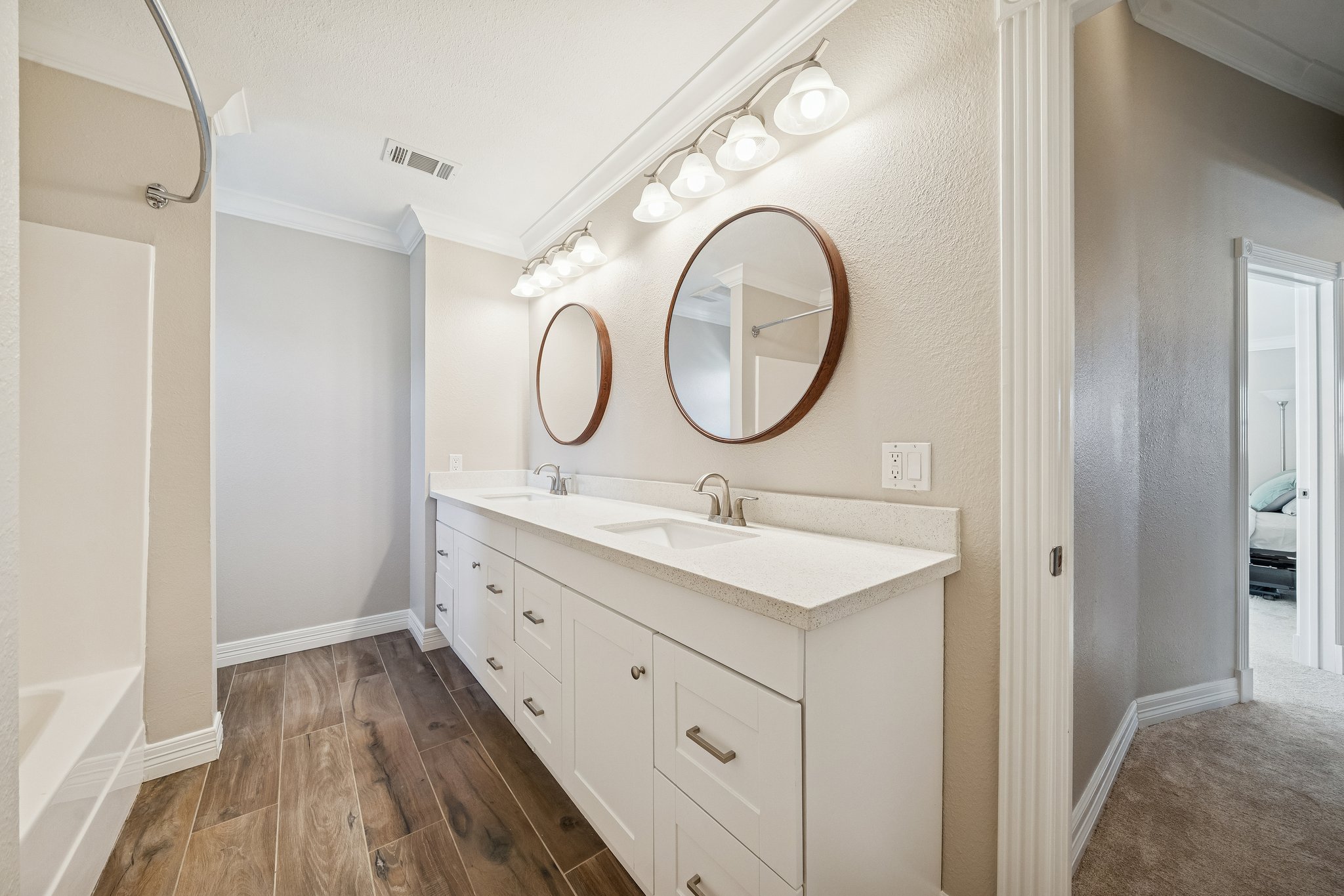 22105 Zapata Dr - 021.jpg