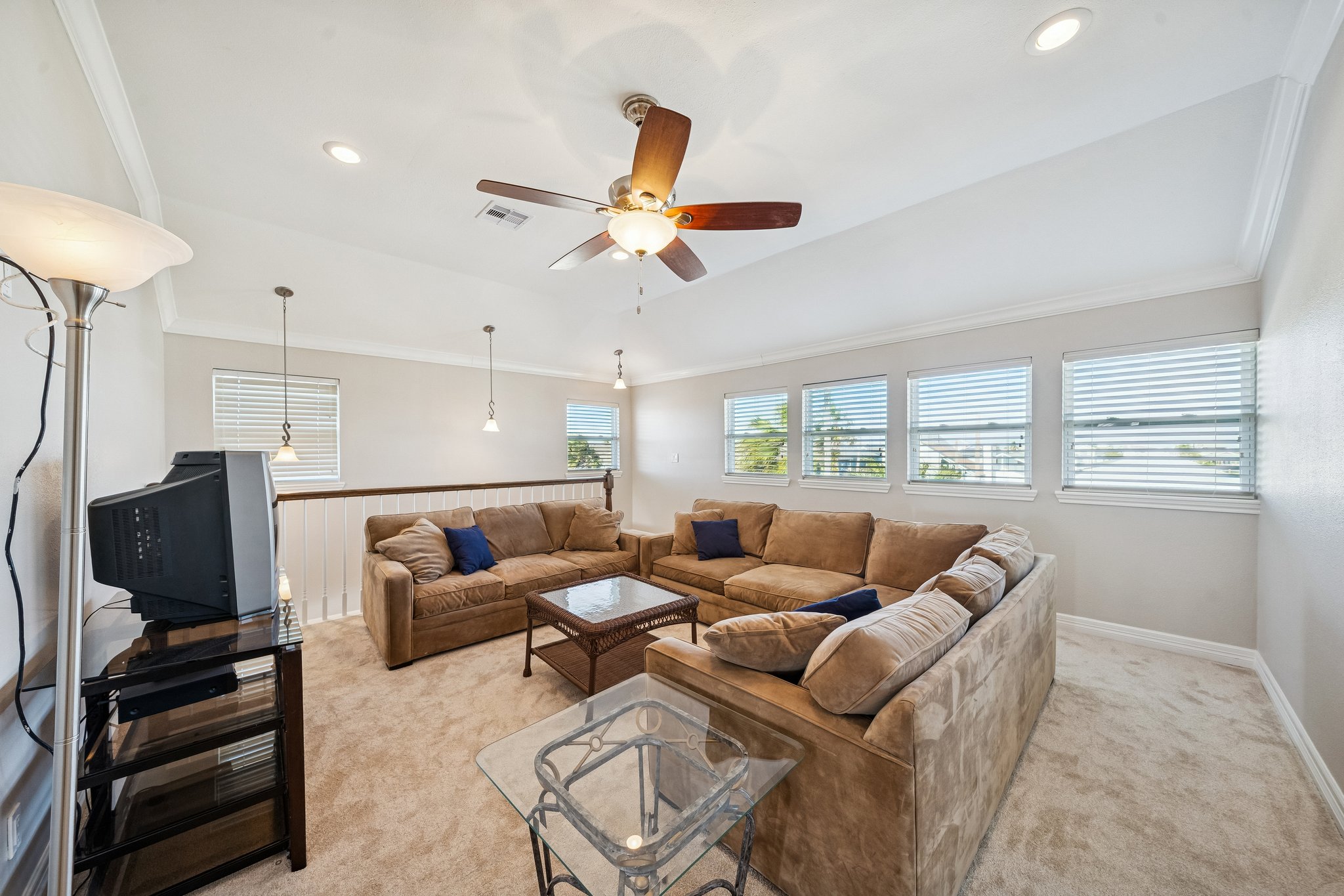 22105 Zapata Dr - 025.jpg