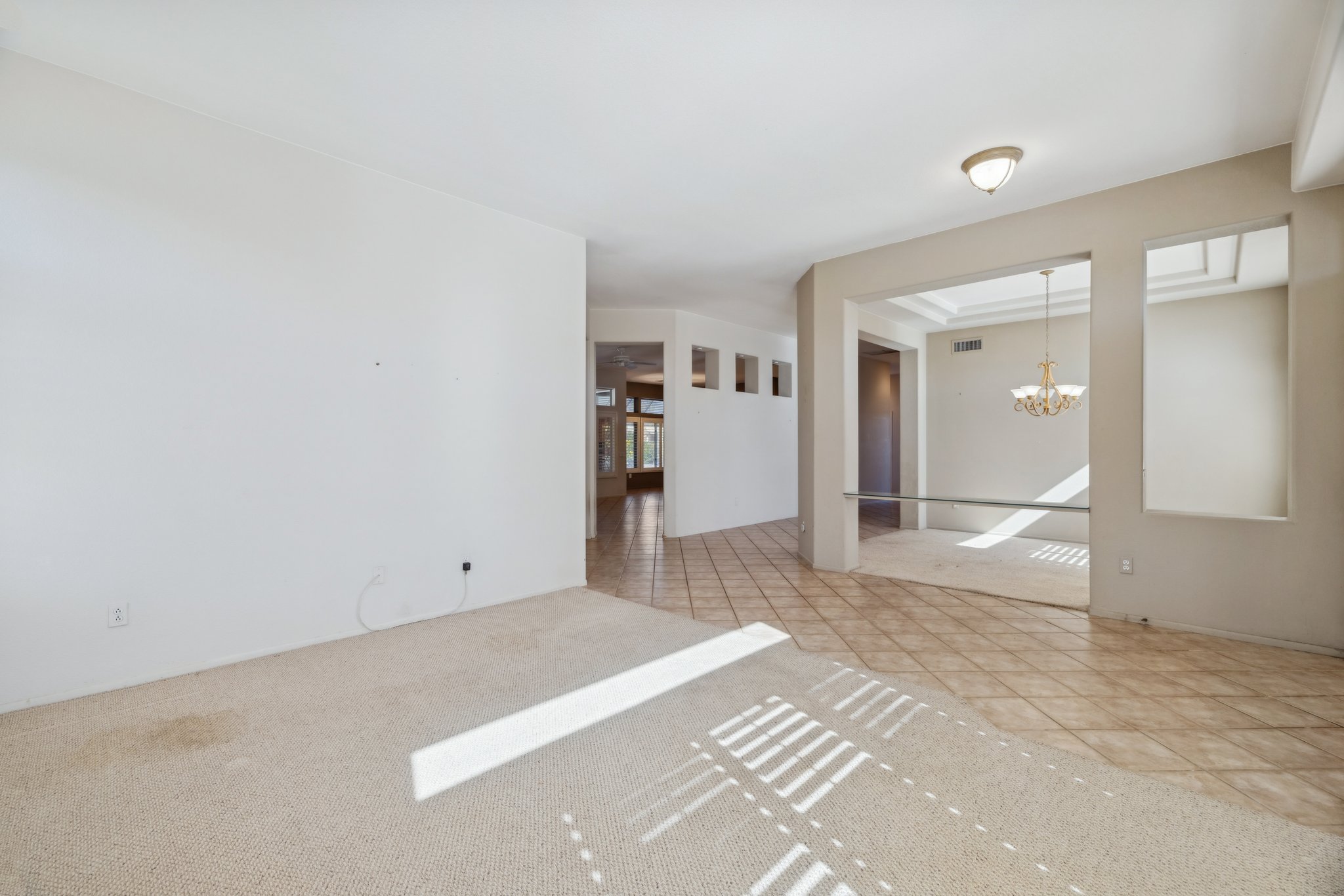 22108 N Veterans Dr - 005.jpg