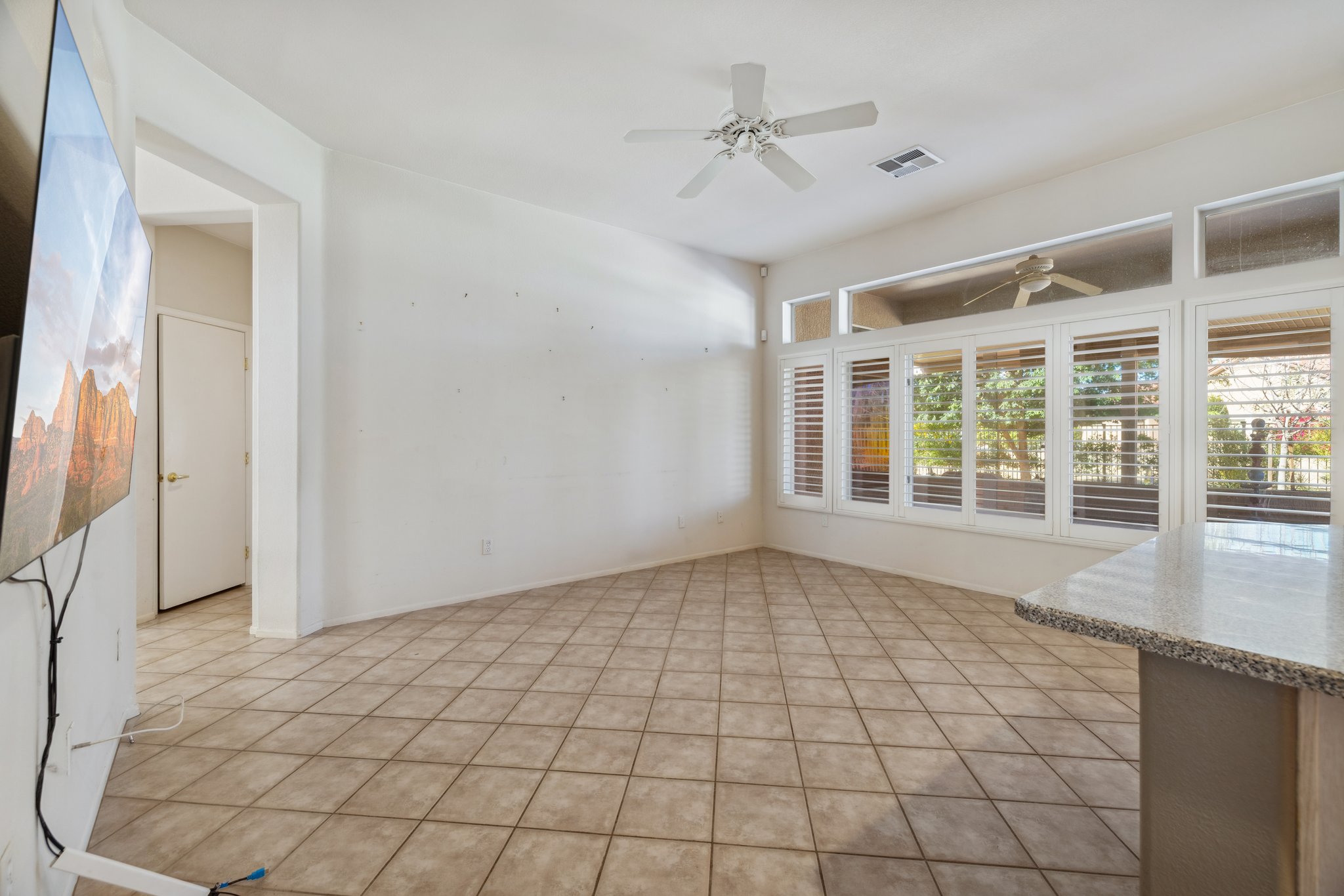 22108 N Veterans Dr - 009.jpg