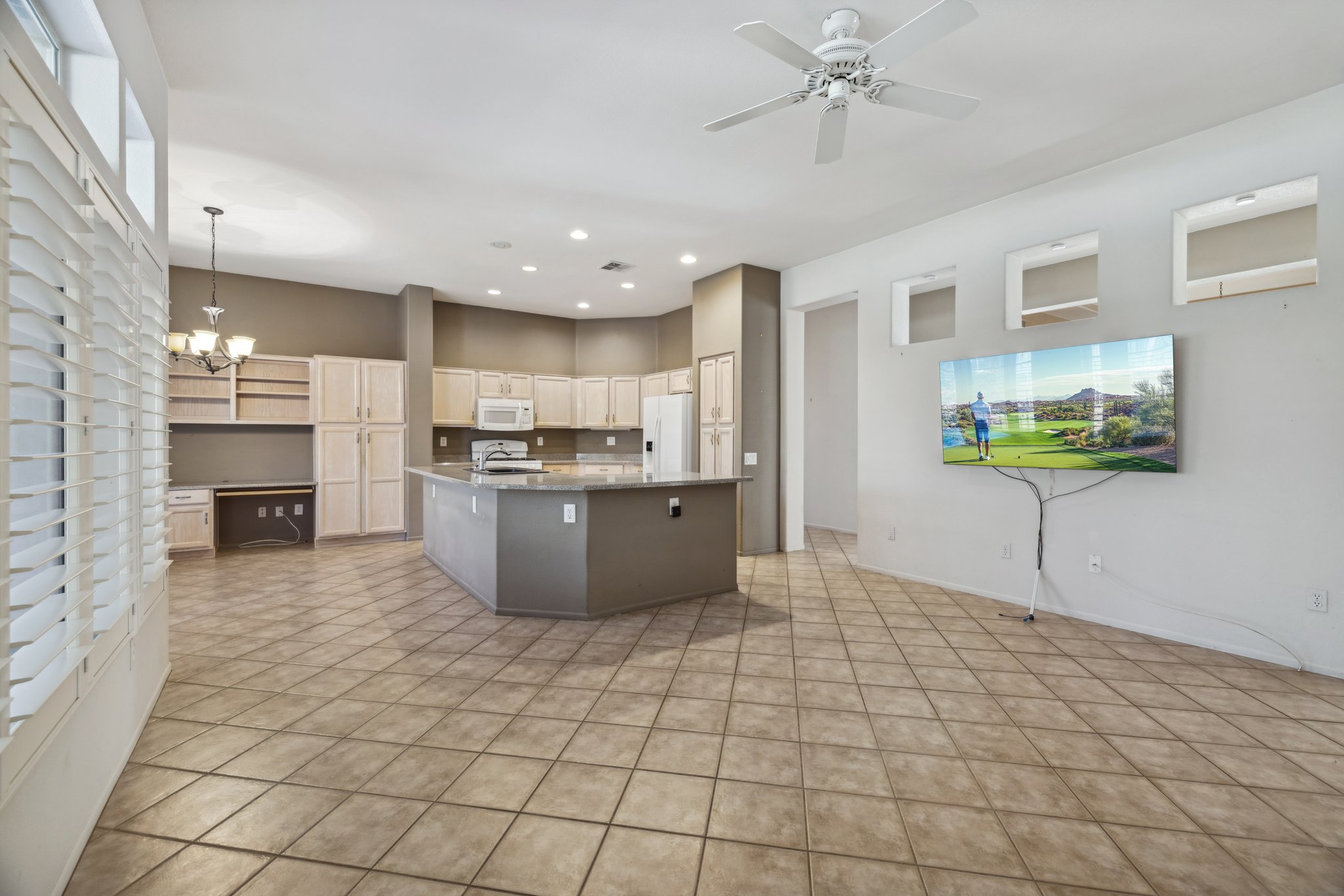 22108 N Veterans Dr - 011.jpg