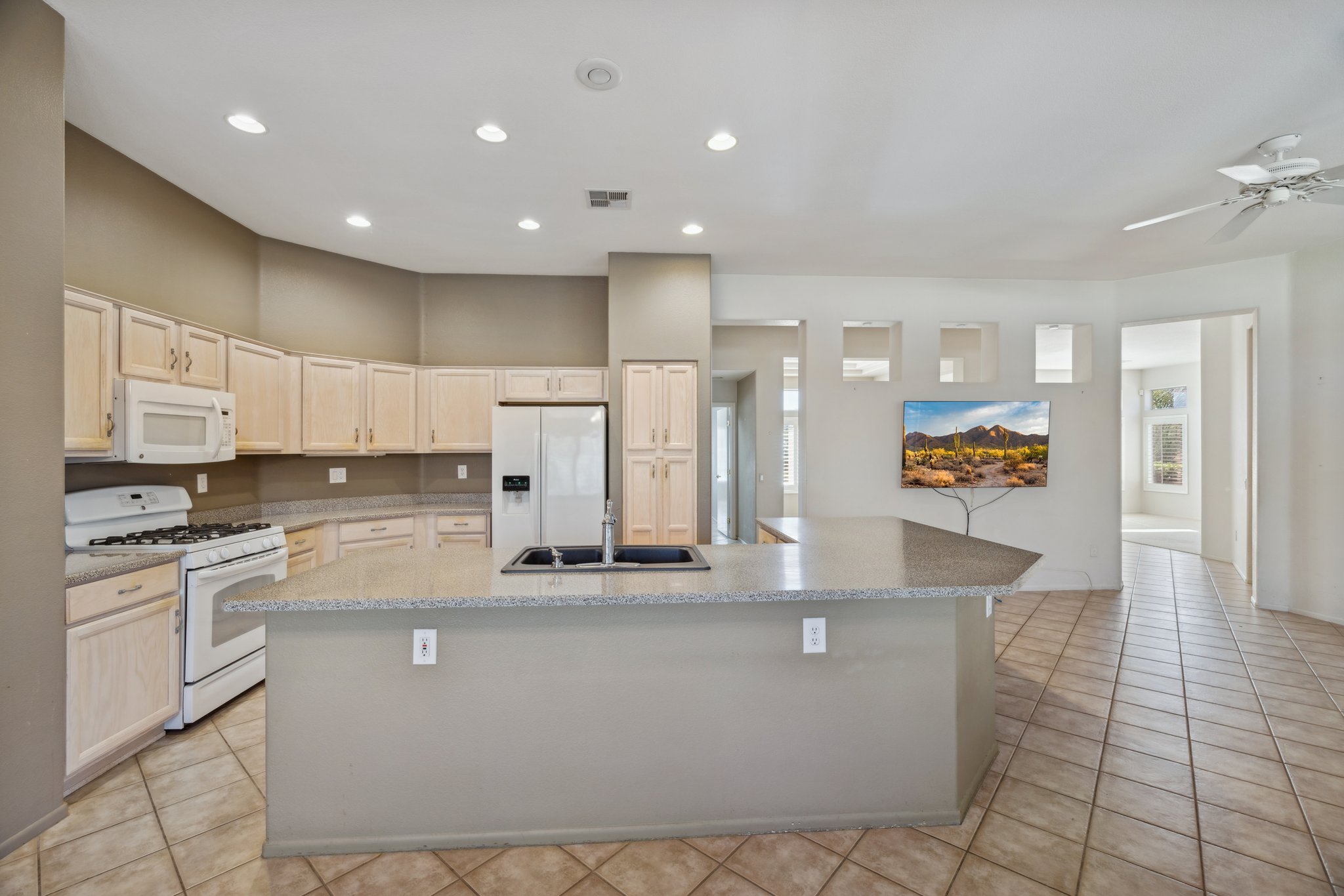 22108 N Veterans Dr - 016.jpg