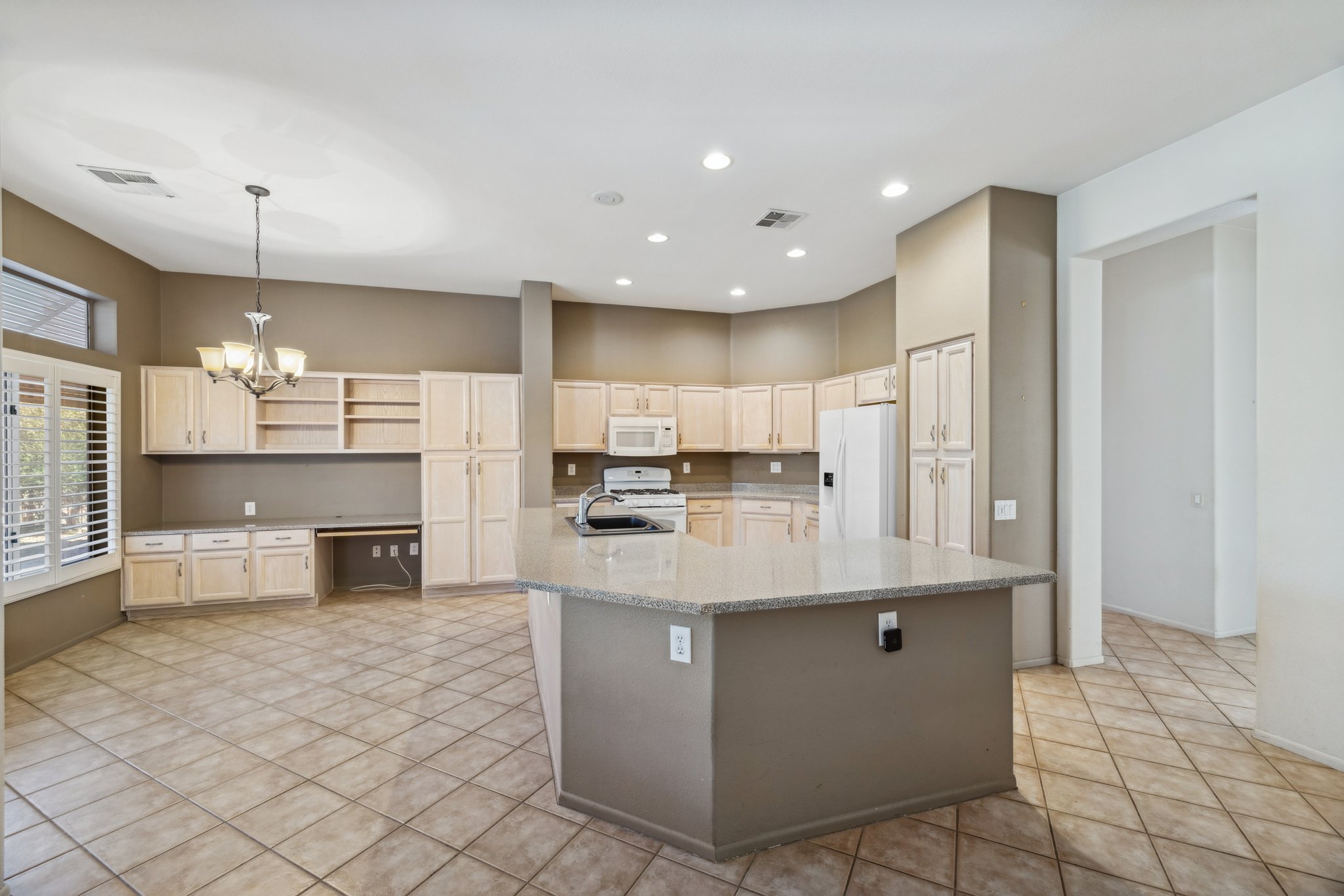 22108 N Veterans Dr - 017.jpg