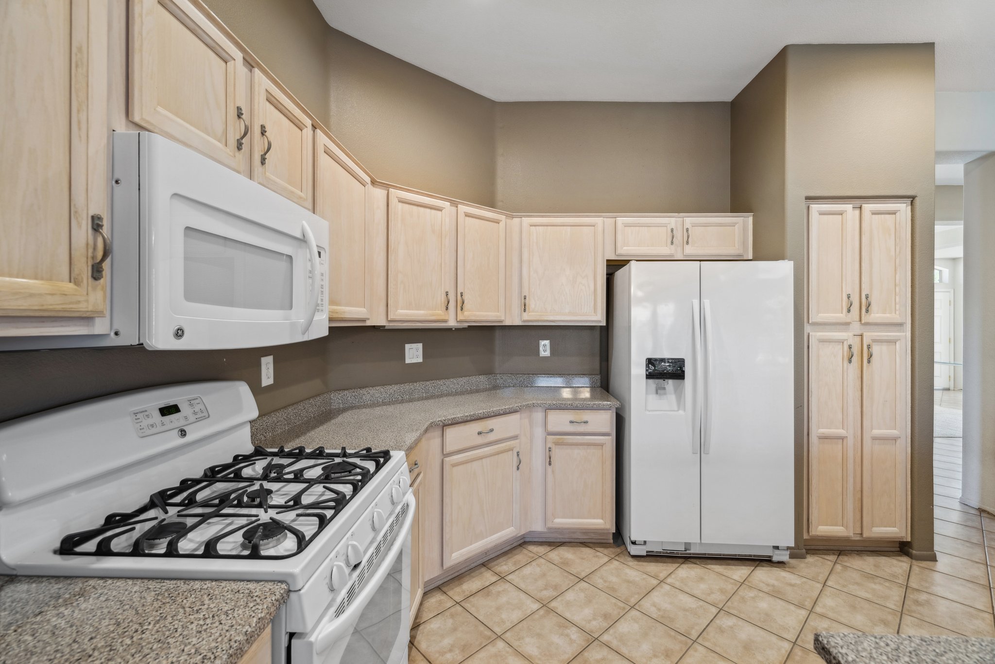 22108 N Veterans Dr - 019.jpg