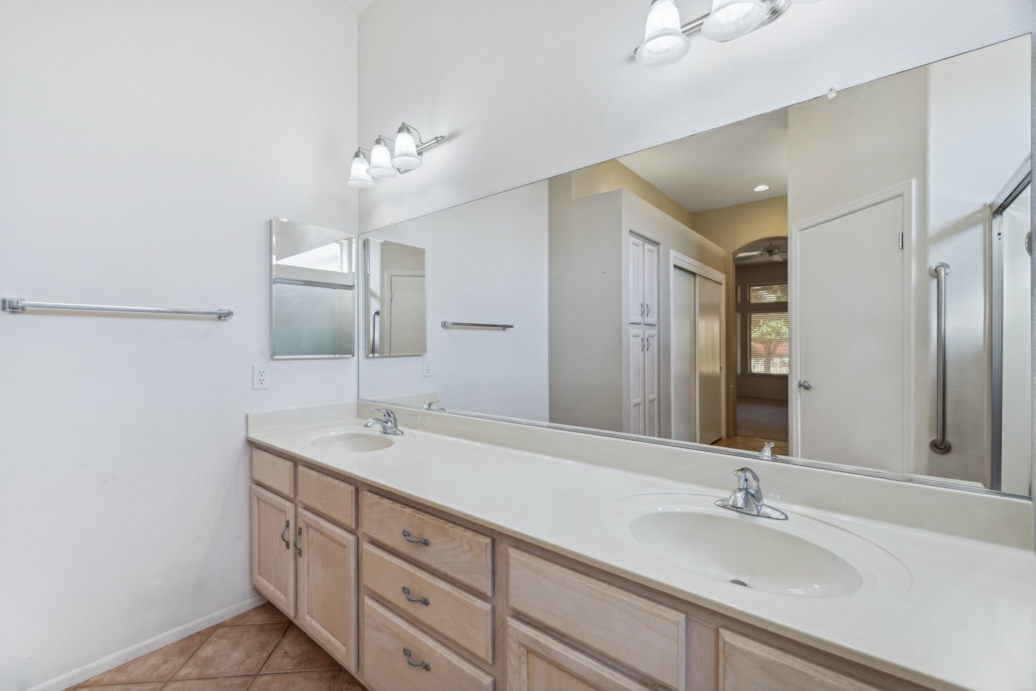 22108 N Veterans Dr - 030.jpg