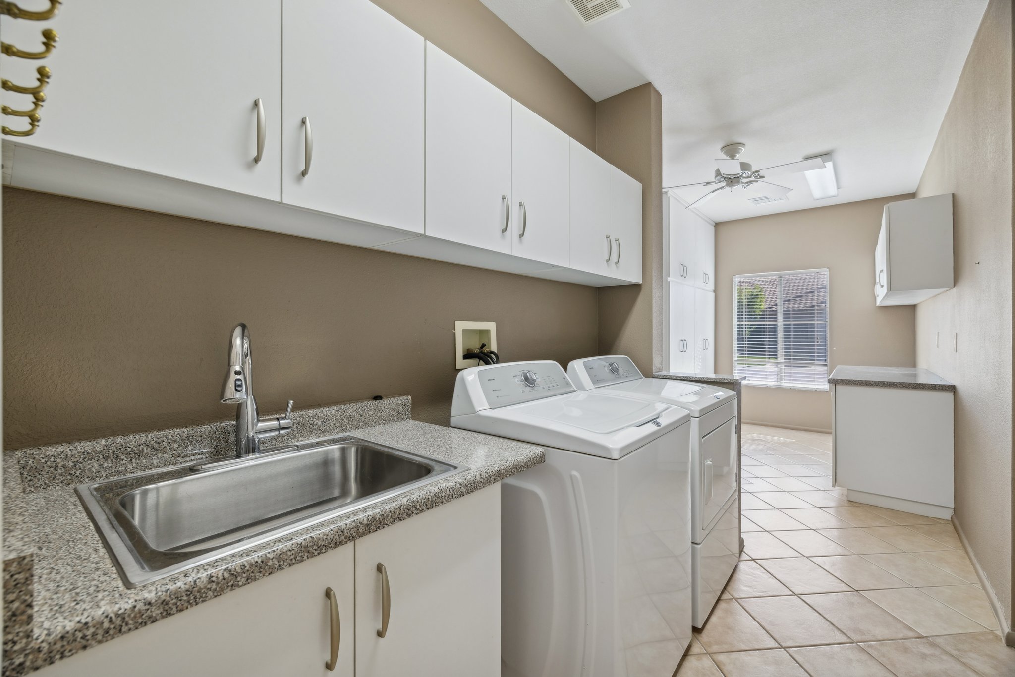 22108 N Veterans Dr - 044.jpg