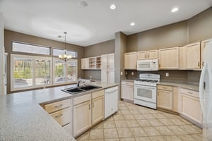 22108 N Veterans Dr - 018.jpg