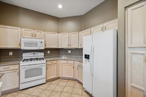 22108 N Veterans Dr - 021.jpg