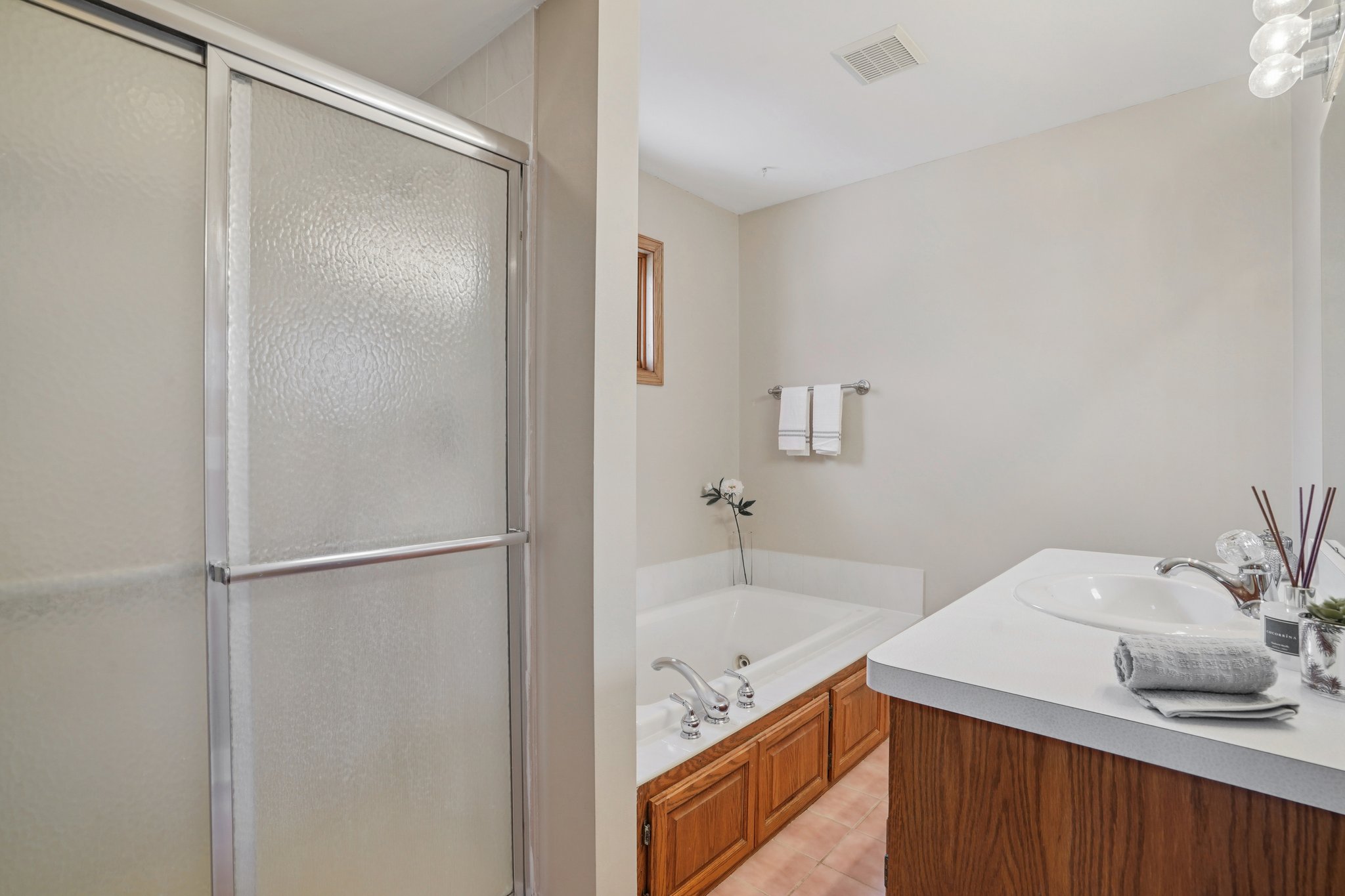 Ariel St N-S1002-026.jpg