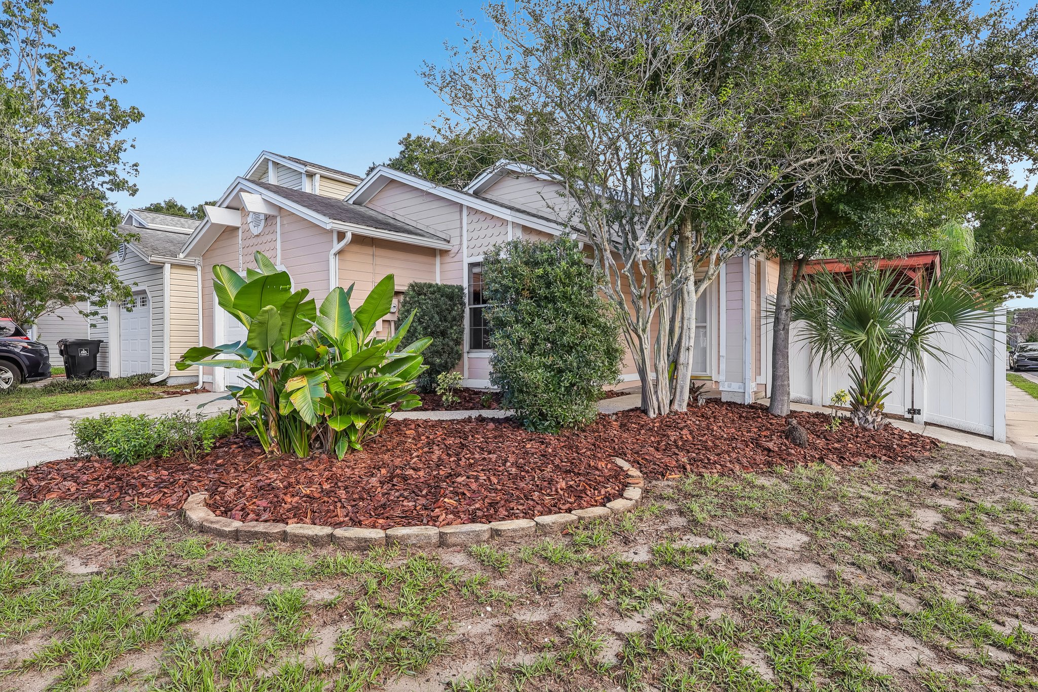Faxton Court-S0609-003.jpg