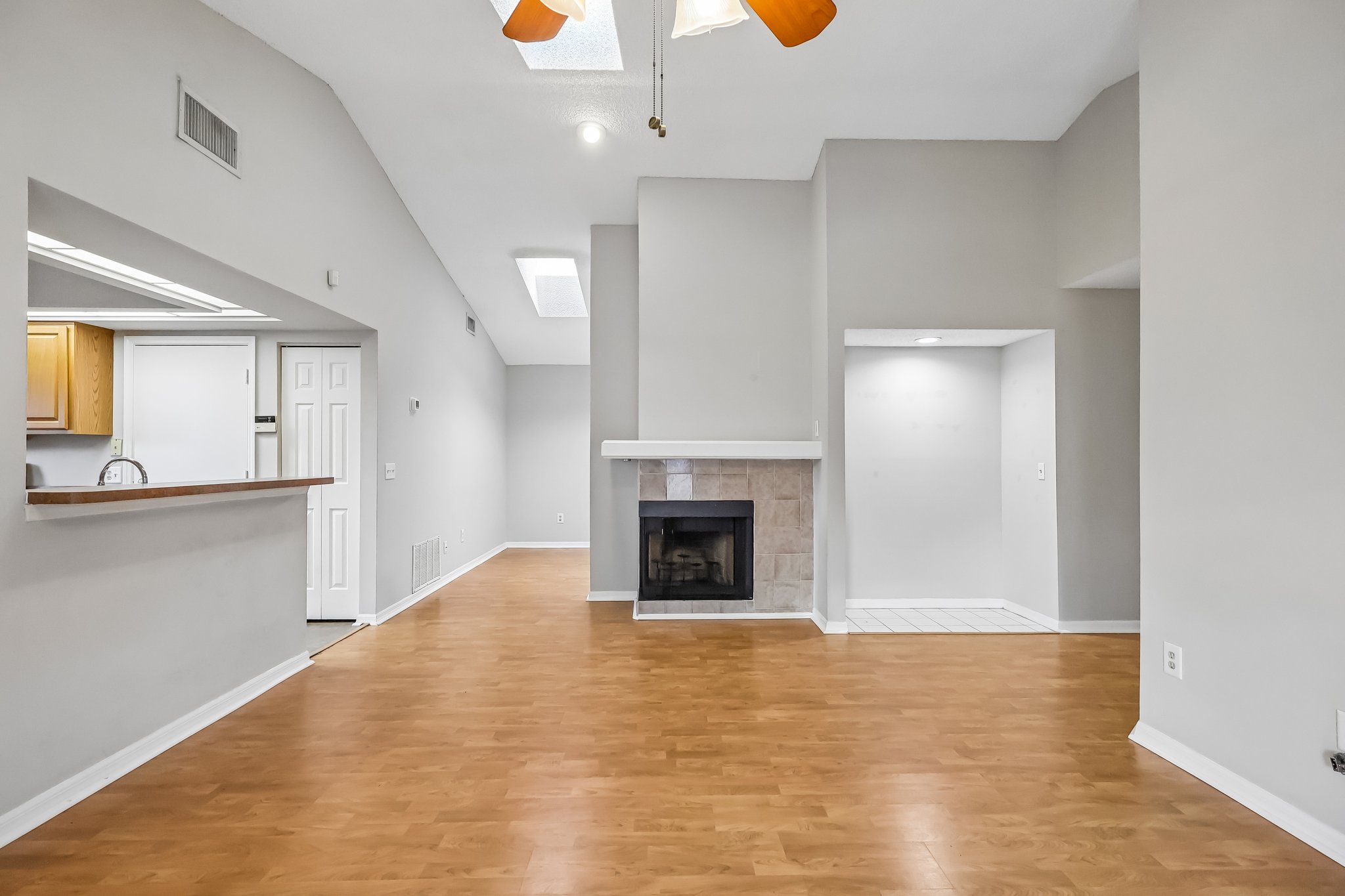 Faxton Court-S0609-008.jpg