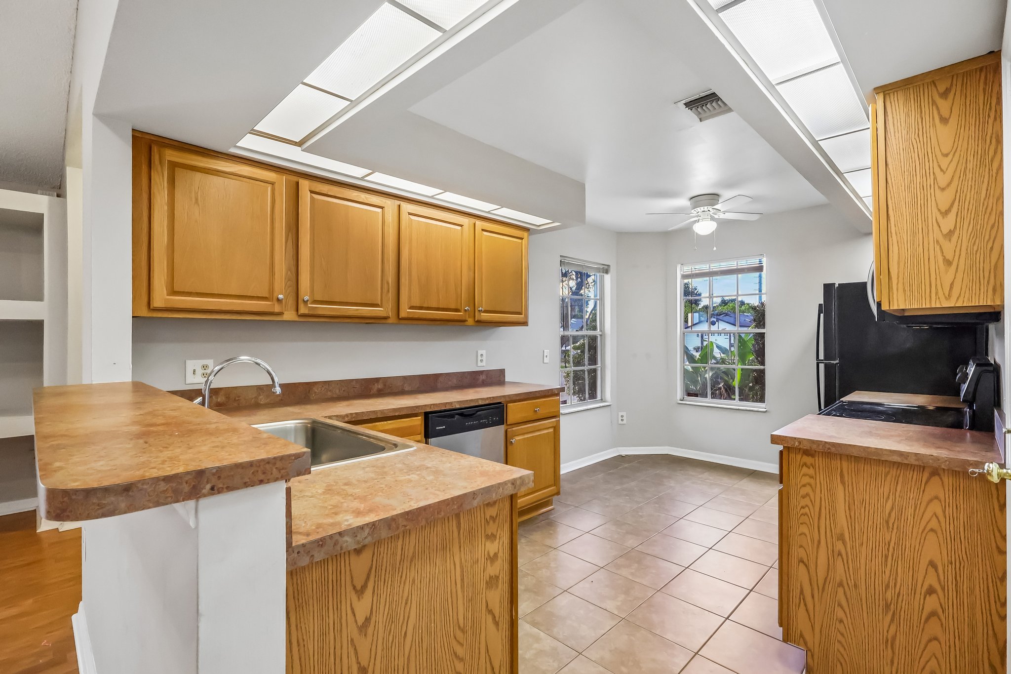 Faxton Court-S0609-013.jpg