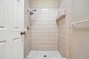 Faxton Court-S0609-027.jpg