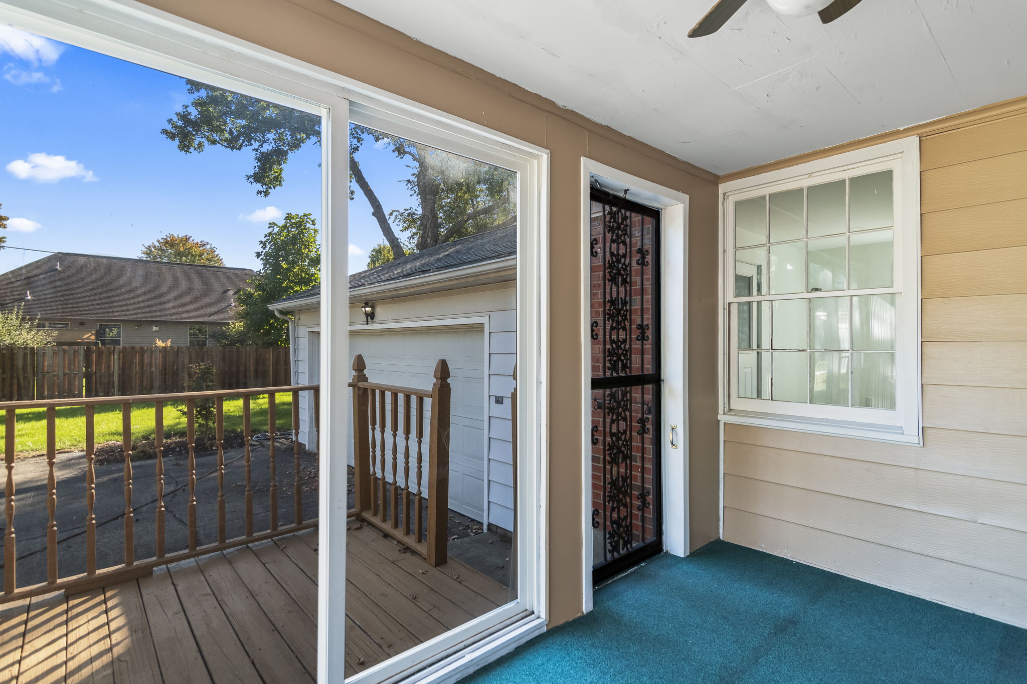 Screened-in Porch