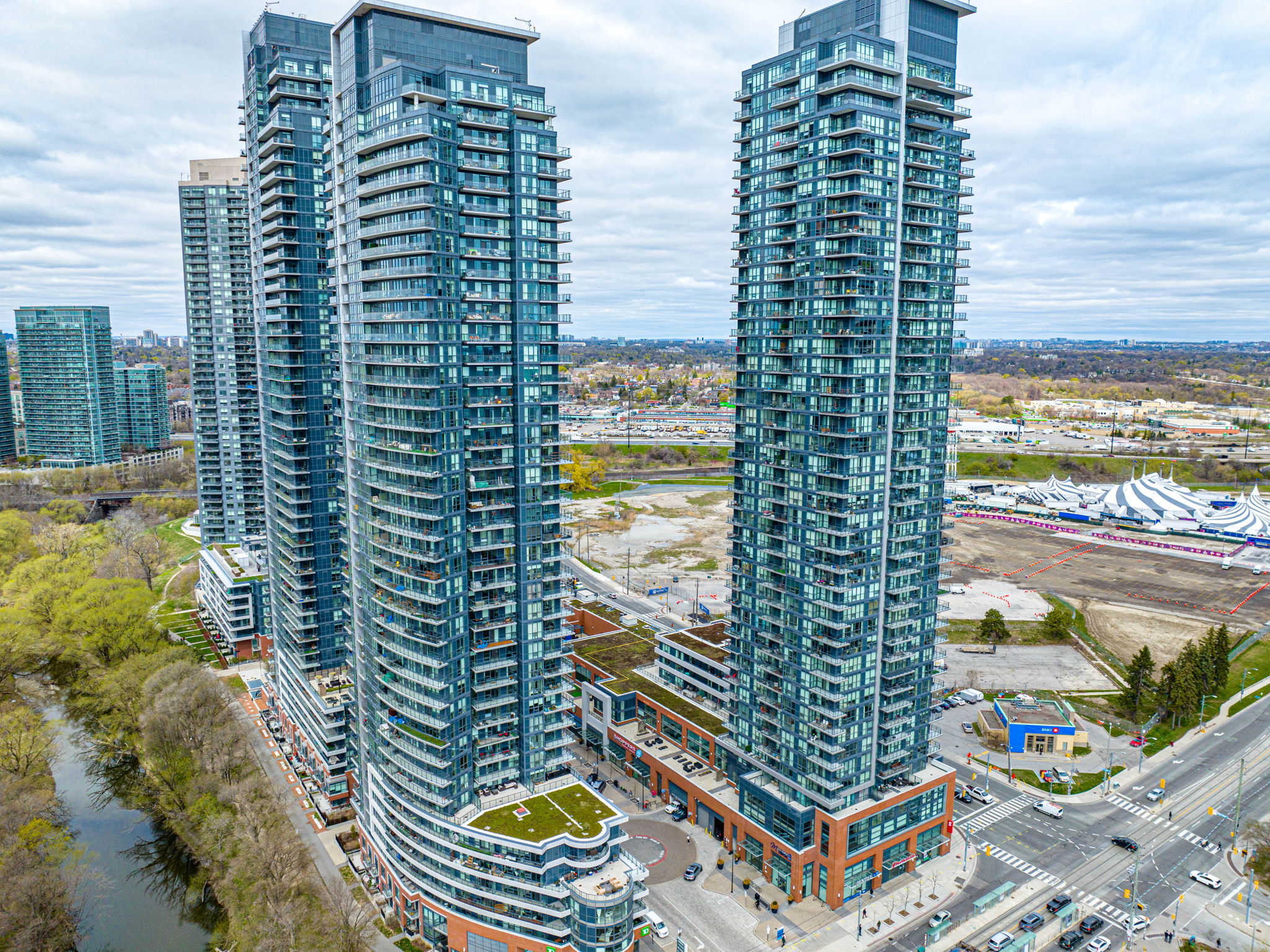 2212 Lake Shore Blvd W 515 Toronto, ON M8V 0C2
