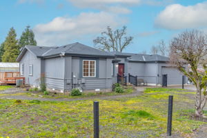  Photo 0