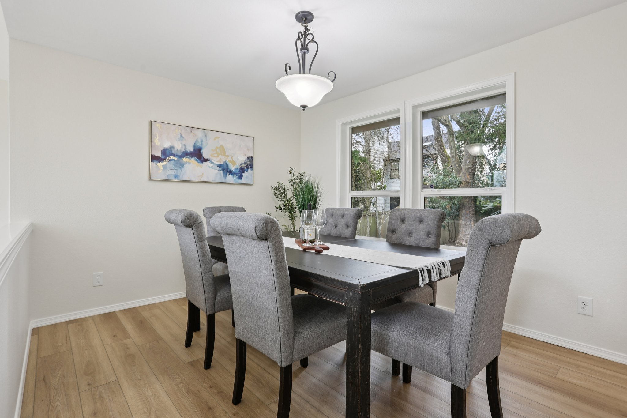 NE 9th Pl-S2603-011.jpg