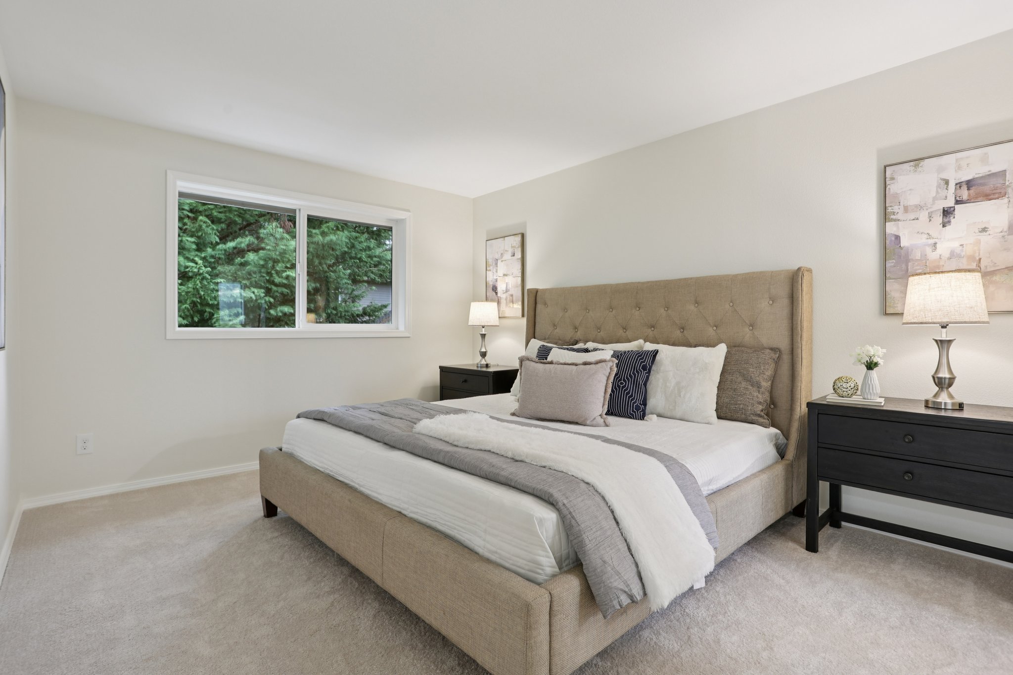 NE 9th Pl-S2603-030.jpg