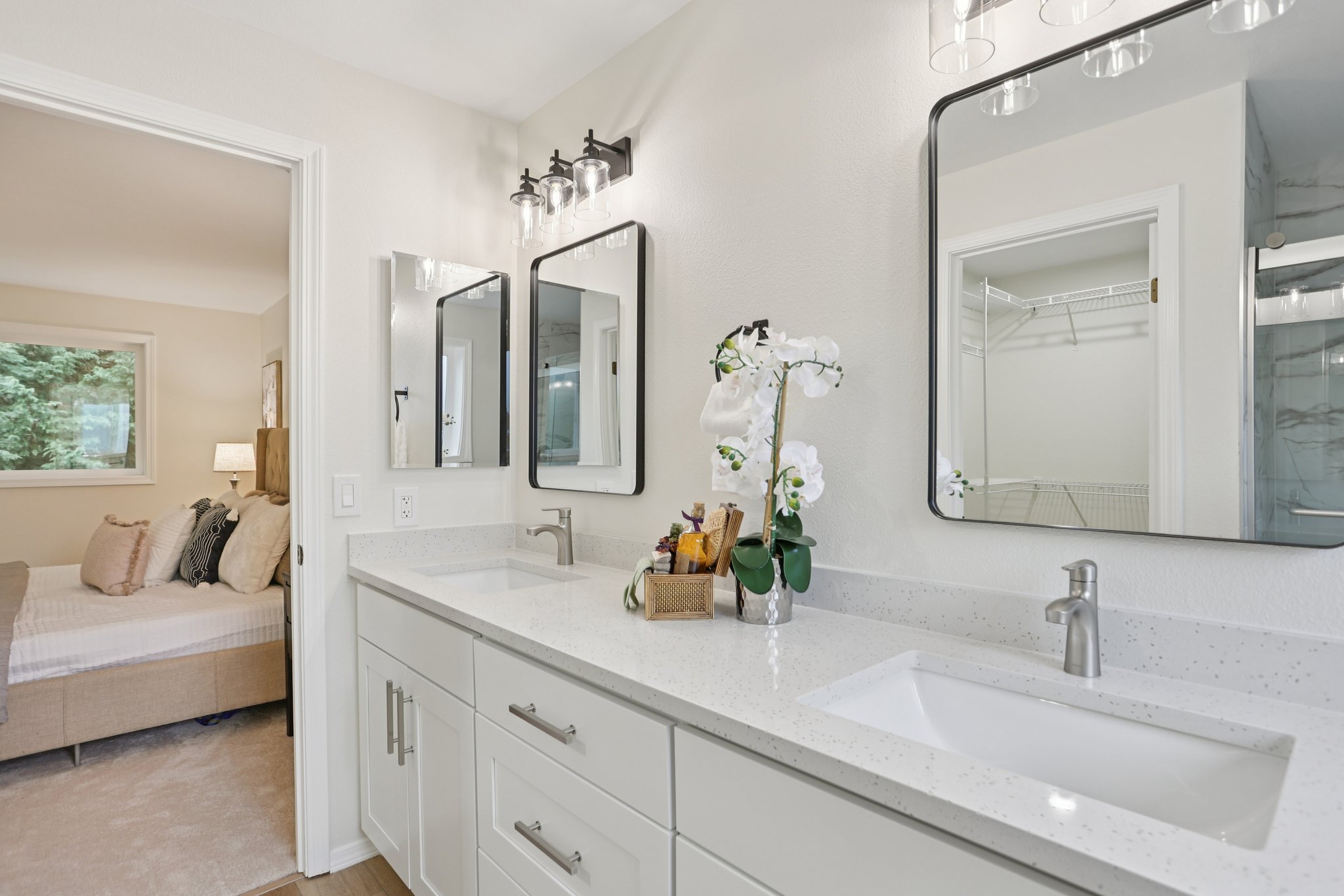 NE 9th Pl-S2603-035.jpg