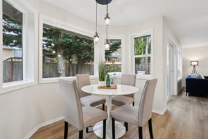 NE 9th Pl-S2603-013.jpg