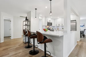 NE 9th Pl-S2603-014.jpg