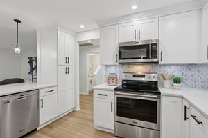 NE 9th Pl-S2603-017.jpg