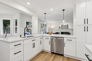 NE 9th Pl-S2603-018.jpg