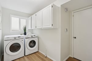 NE 9th Pl-S2603-021.jpg