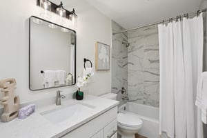 NE 9th Pl-S2603-029.jpg