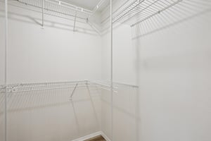 NE 9th Pl-S2603-036.jpg