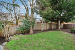 NE 9th Pl-S2603-040.jpg