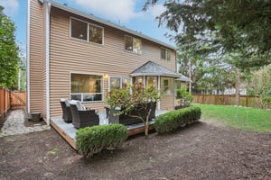 NE 9th Pl-S2603-041.jpg