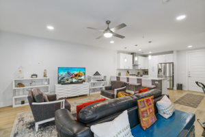 2213 Poquito St, Austin, TX 78722, USA Photo 6