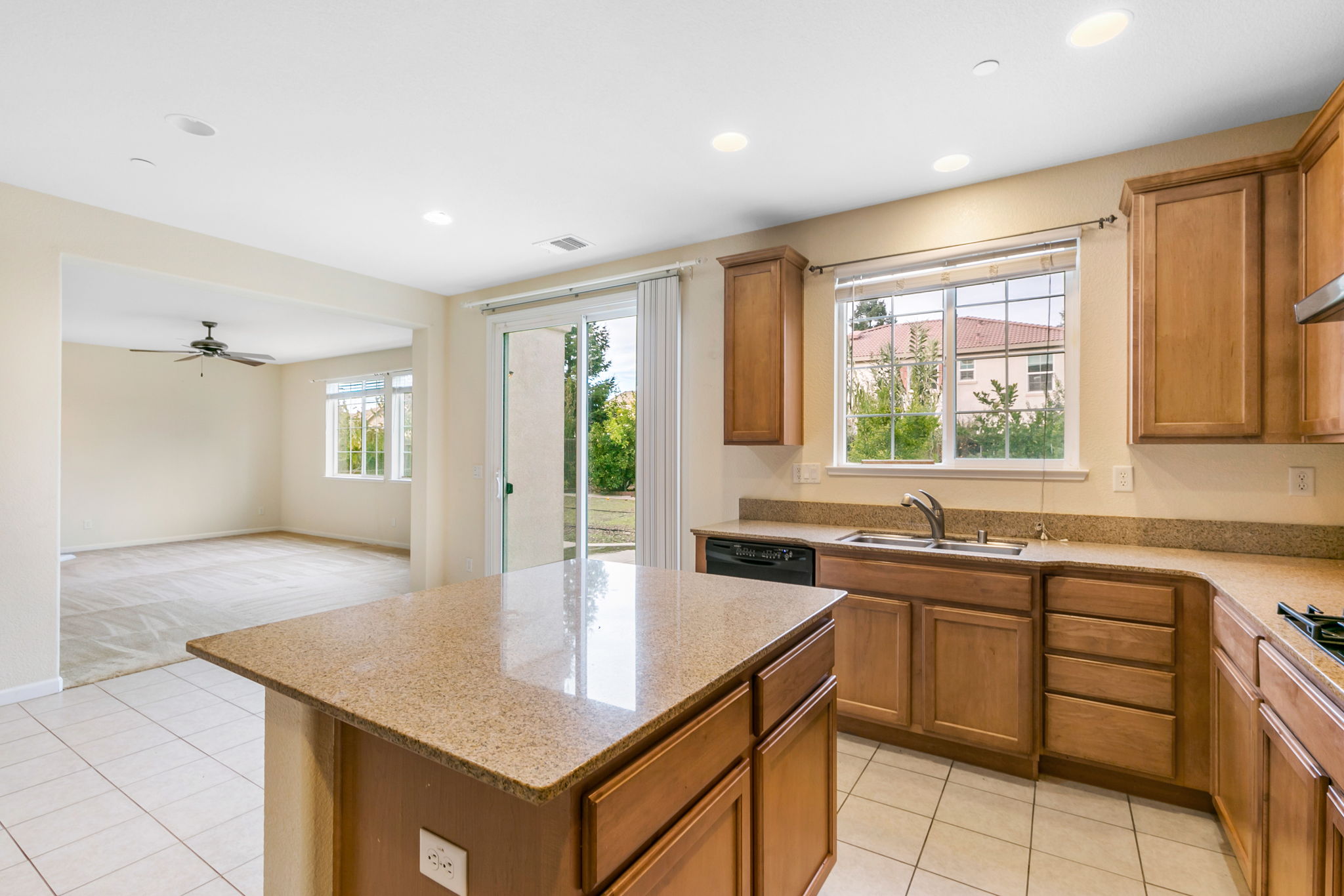 2023-11-22 - 2213 Ragen St Woodland CA 95776 14