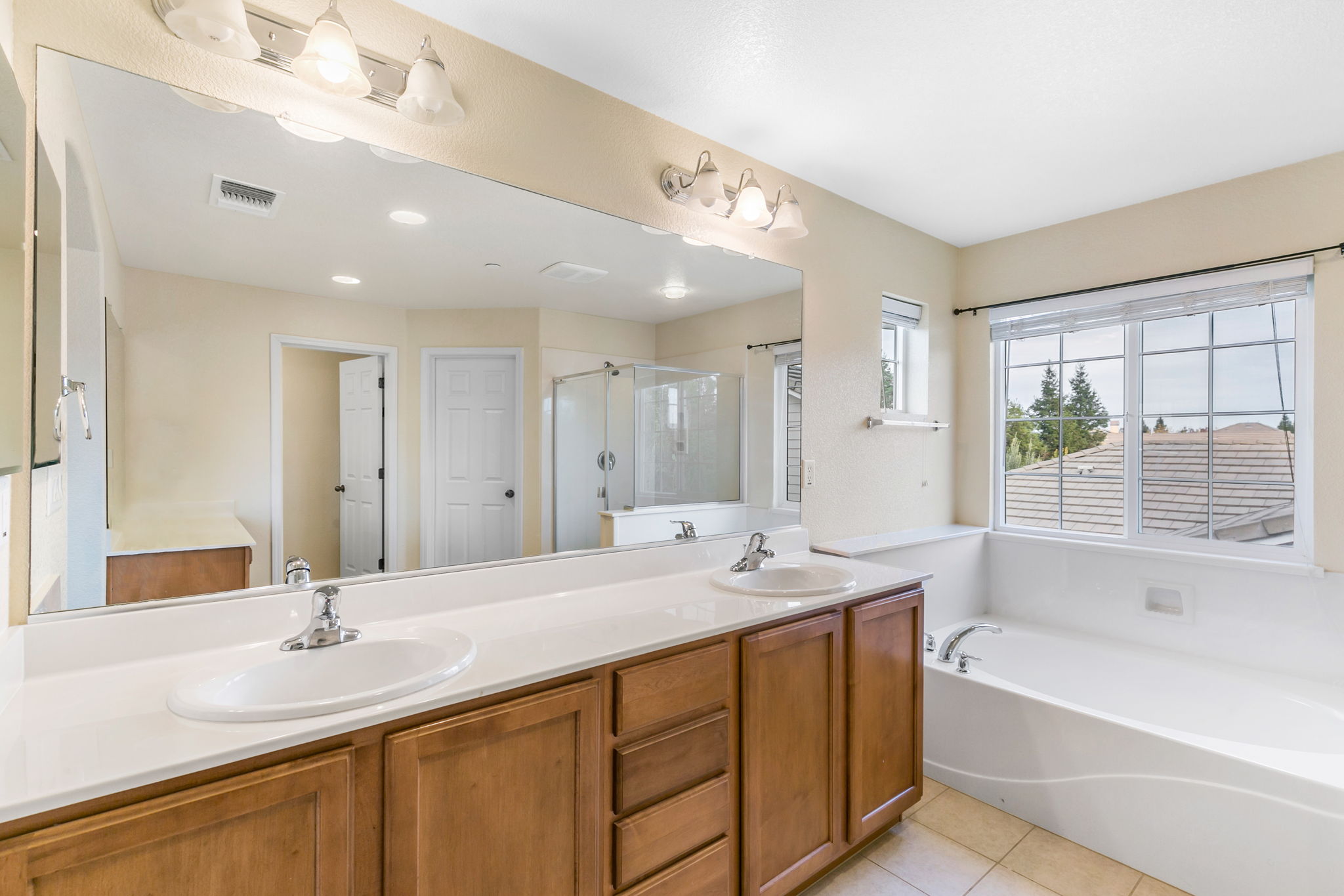 2023-11-22 - 2213 Ragen St Woodland CA 95776 30