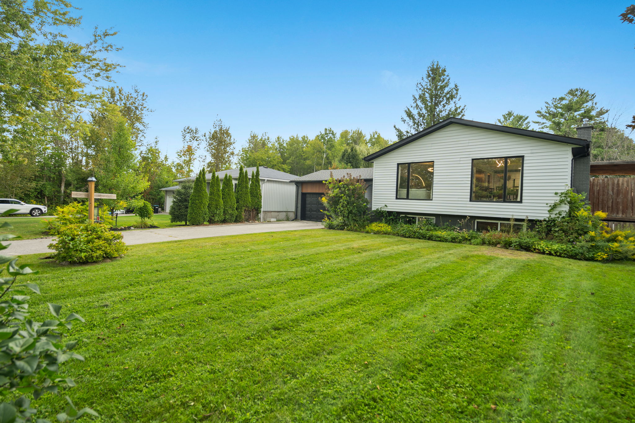 2213 Spring St Innisfil, ON L9S 2B6
