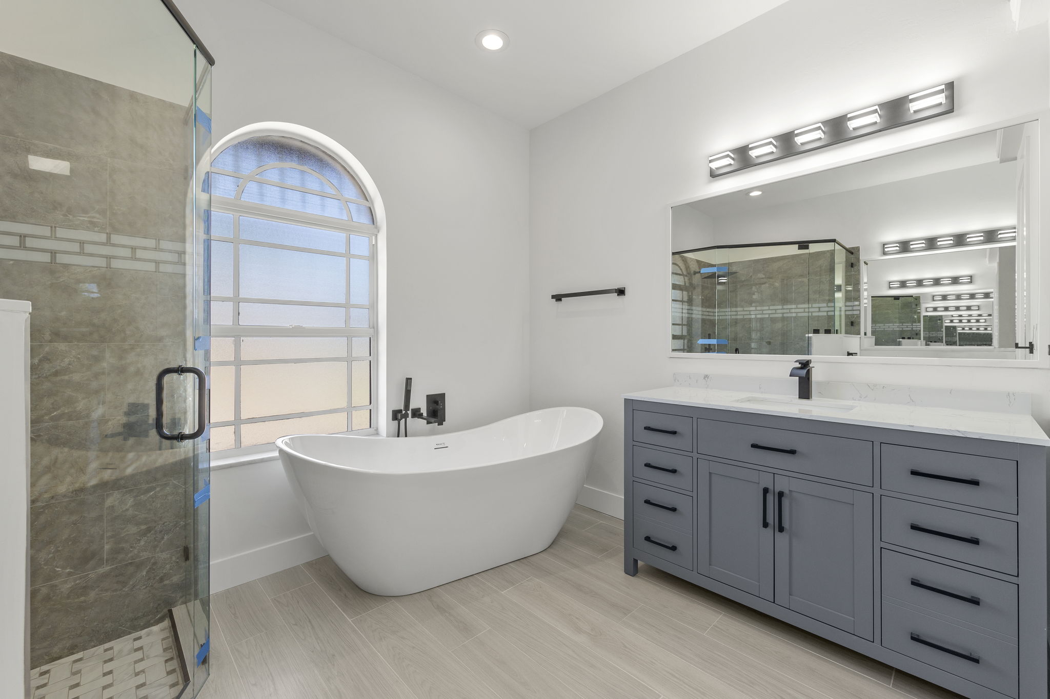 Primary Bathroom (2)