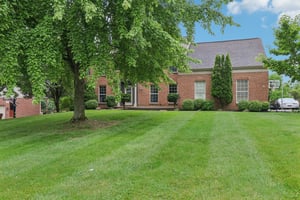 Treetop Ln-004.jpg