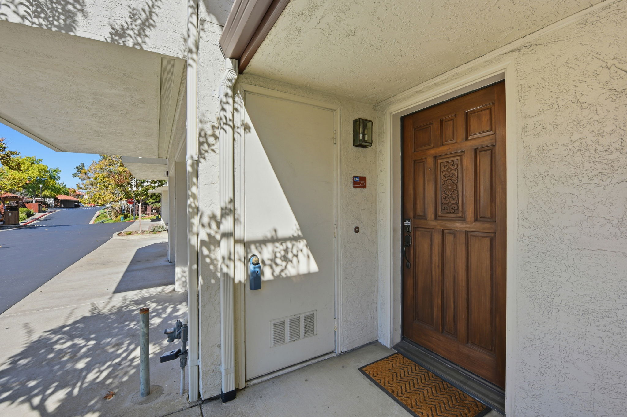 004_f8_22140 Castille Ln