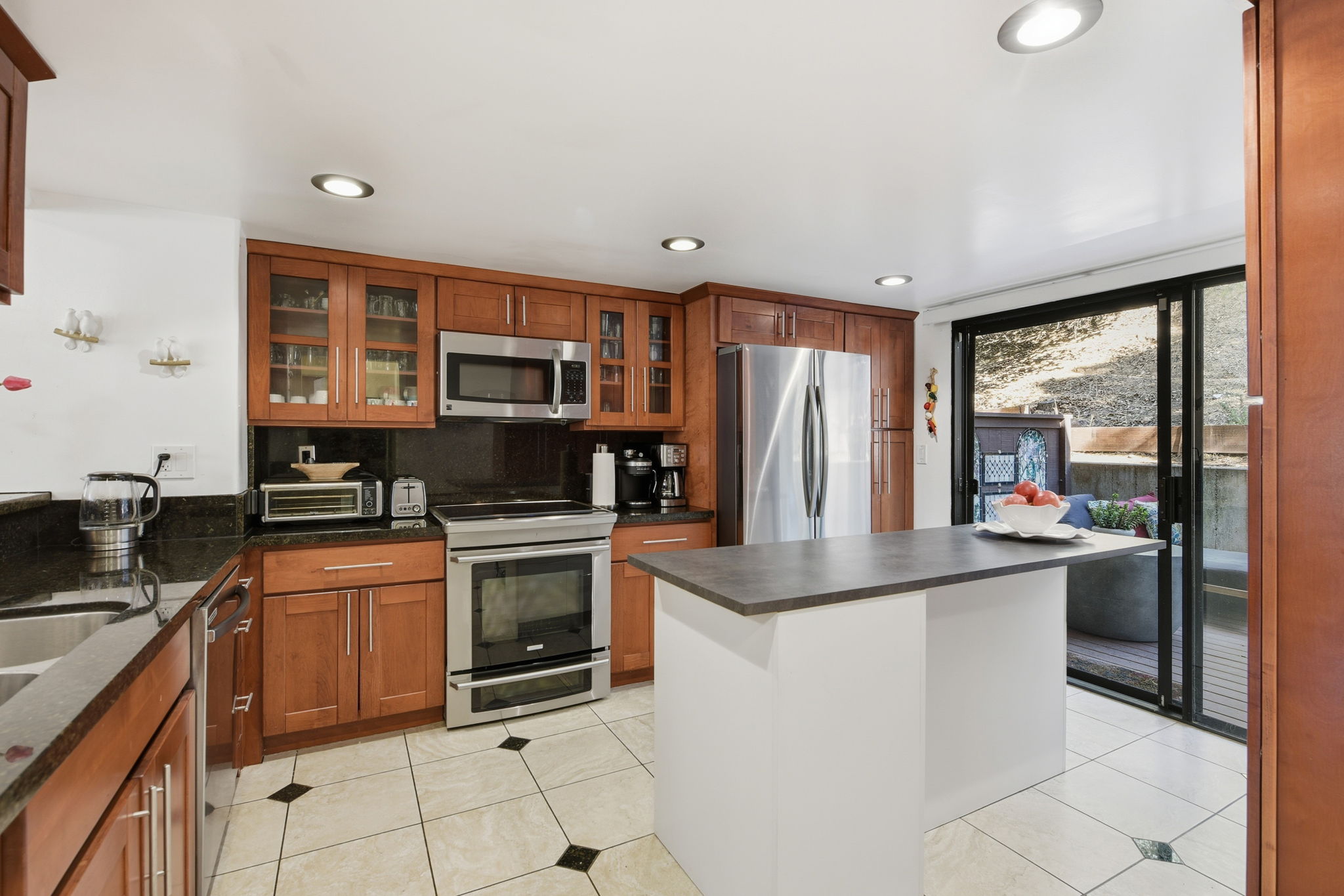 010_f8_22140 Castille Ln