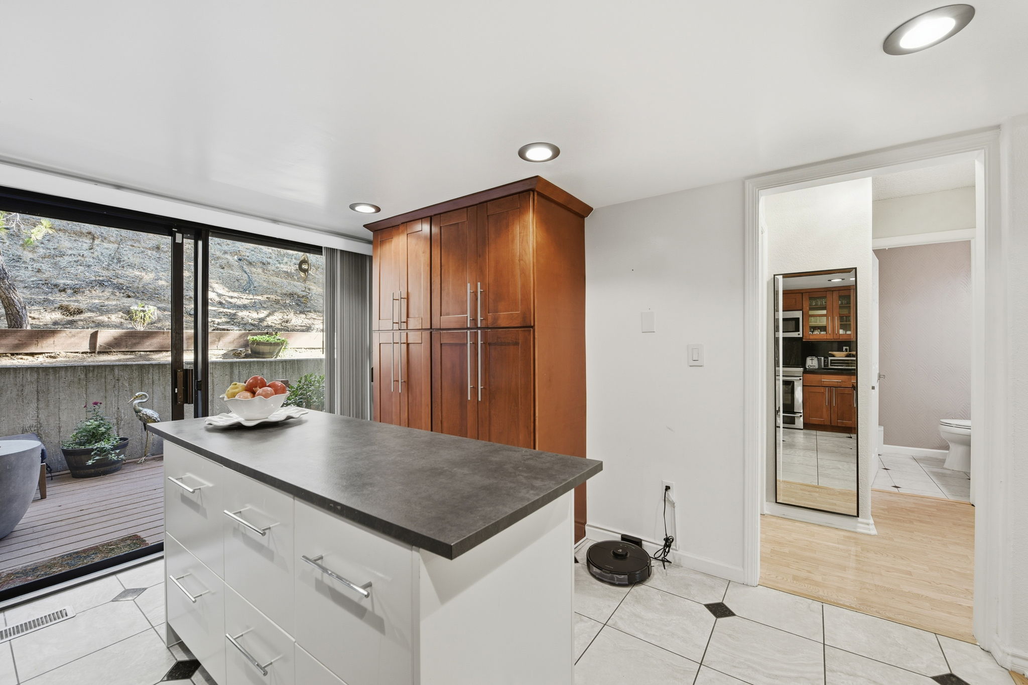 014_f8_22140 Castille Ln