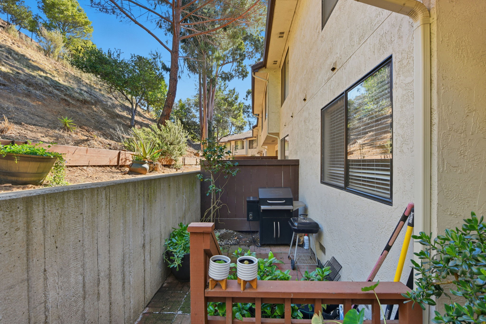 050_f8_22140 Castille Ln