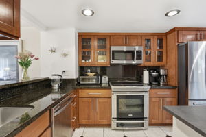 011_f8_22140 Castille Ln