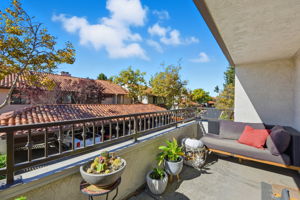 046_f8_22140 Castille Ln